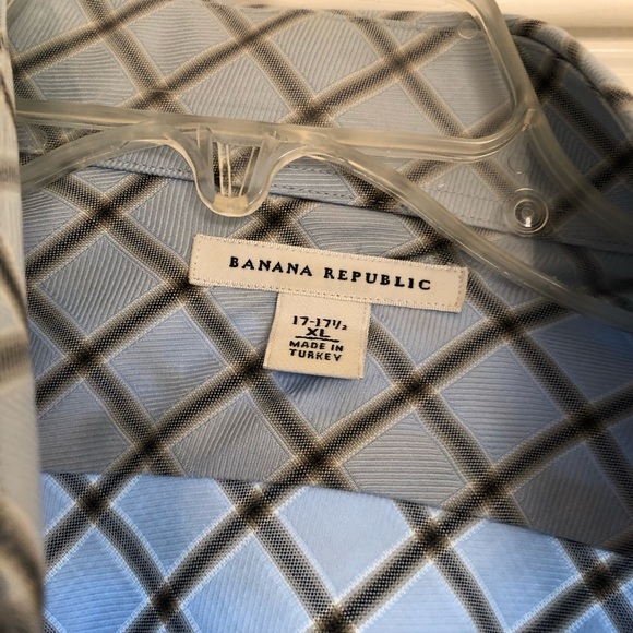 Men’s XL Banana Republic Button Down Shirt - Picture 2 of 3